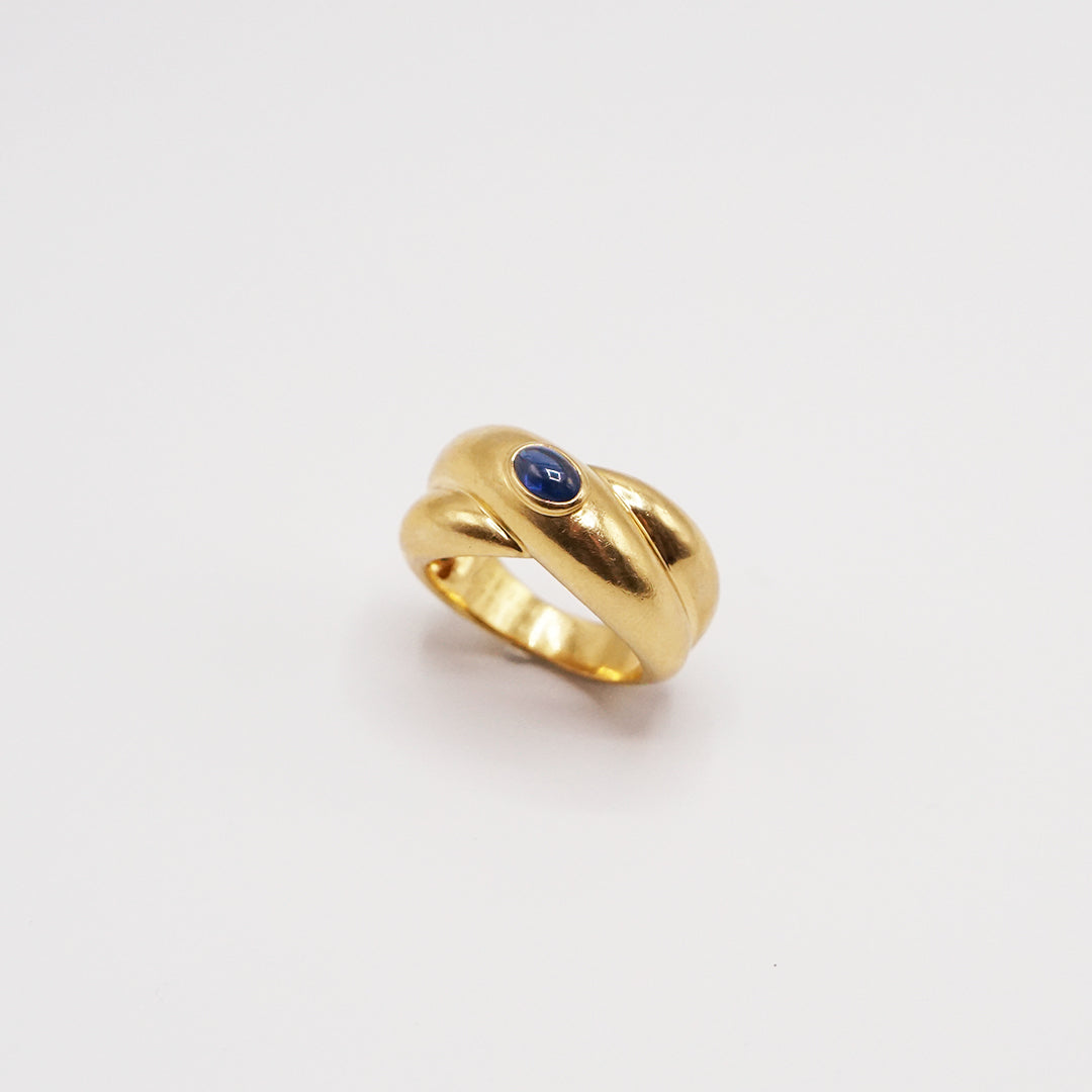 Cartier sapphire Colisée ring
